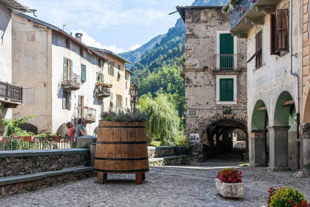 Sunny 1-Bed Apartment In Lovely Mountain Village La Brigue Extérieur photo