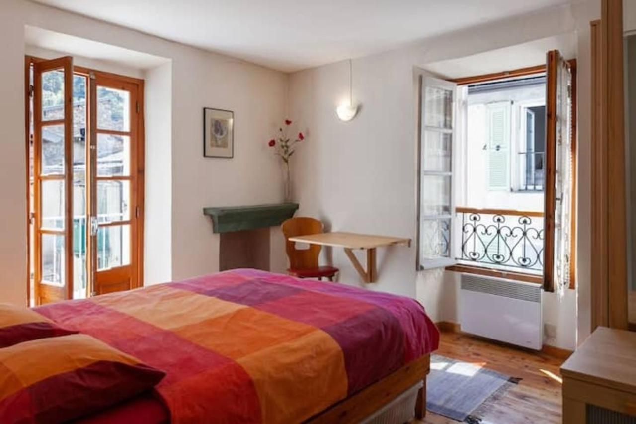 Sunny 1-Bed Apartment In Lovely Mountain Village La Brigue Extérieur photo