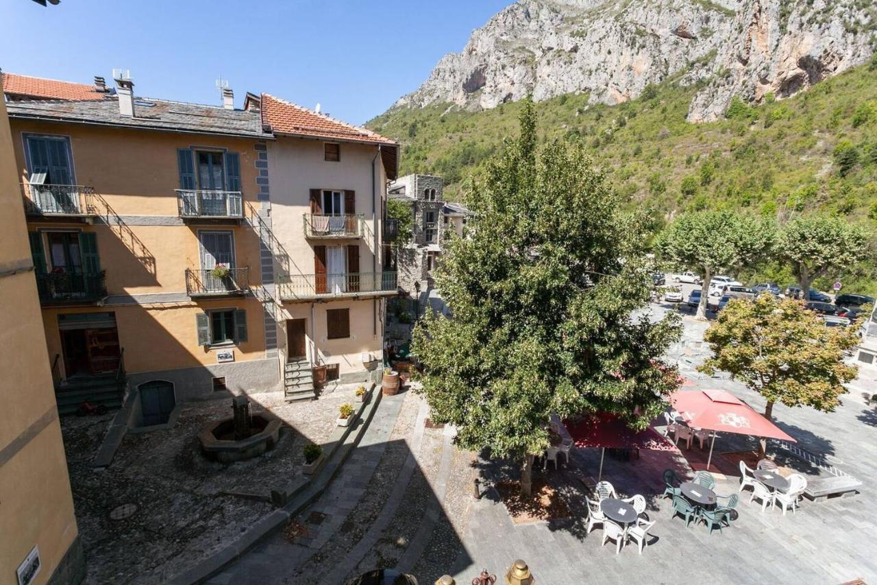 Sunny 1-Bed Apartment In Lovely Mountain Village La Brigue Extérieur photo
