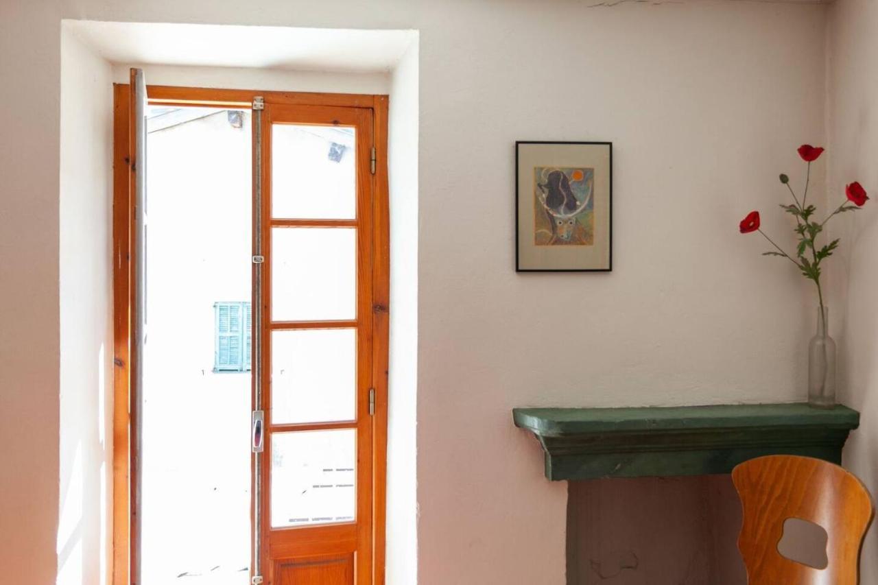 Sunny 1-Bed Apartment In Lovely Mountain Village La Brigue Extérieur photo